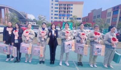 致敬腾博汇游戏官网最美的她